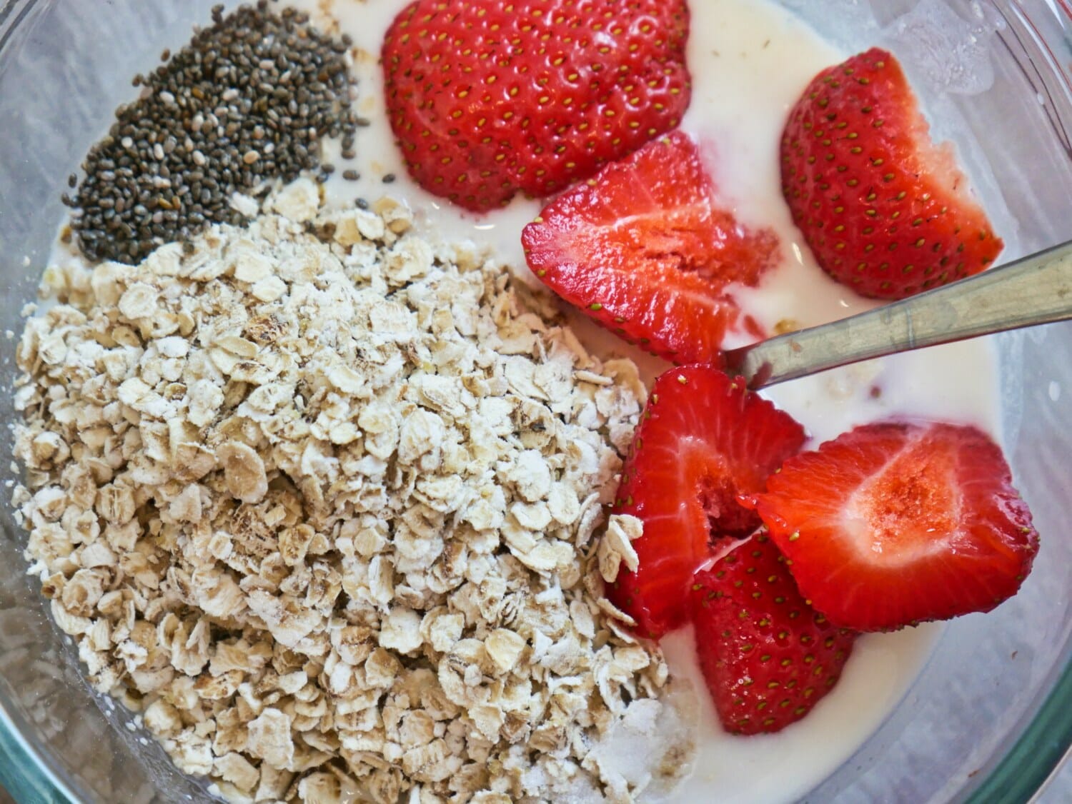 KidFriendly Strawberry Overnight Oats No Fuss Kitchen